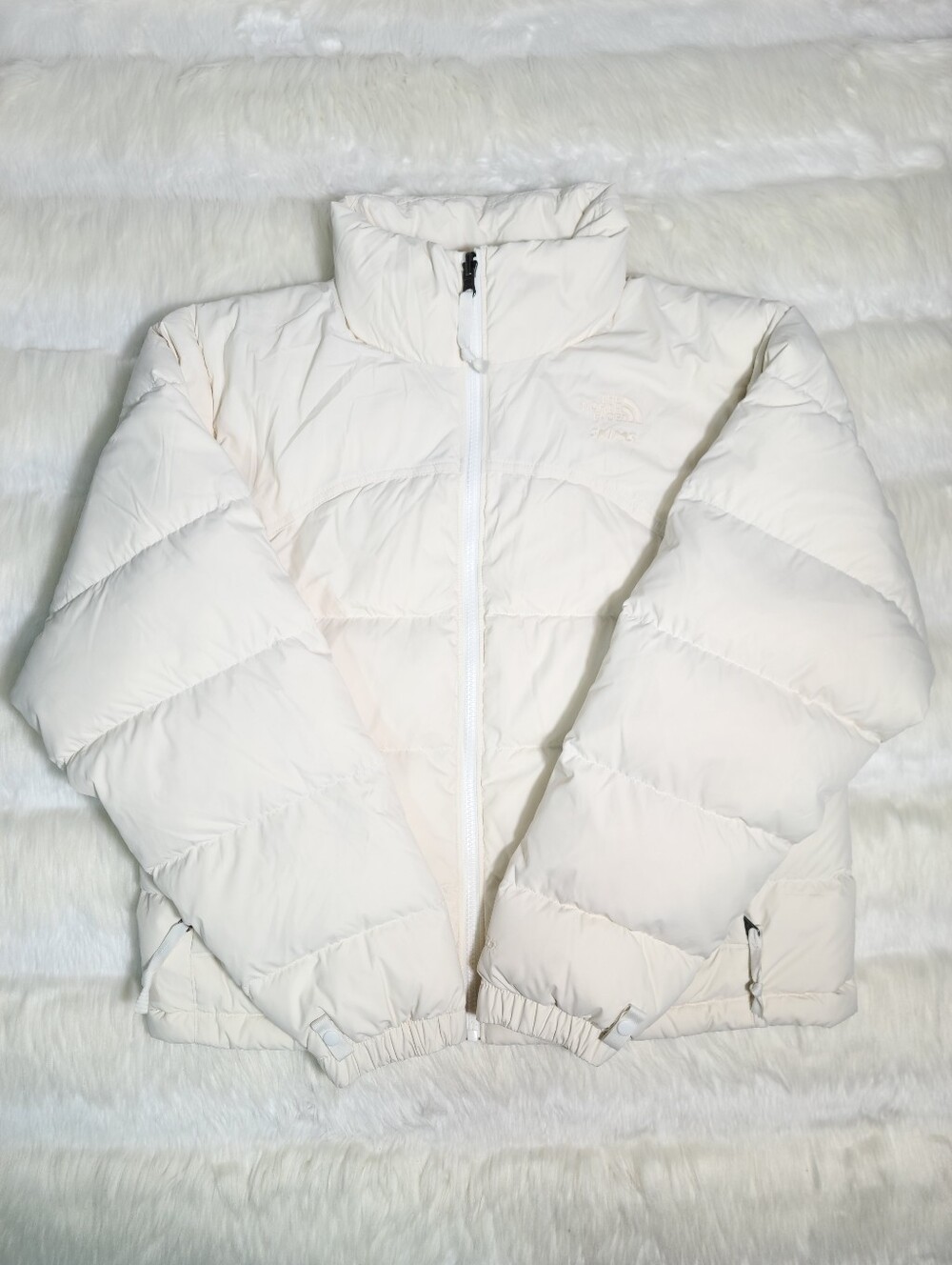 The North Face TNF x SKIMS 2000 Retro Nuptse Jacket Bone Women Medium NEW